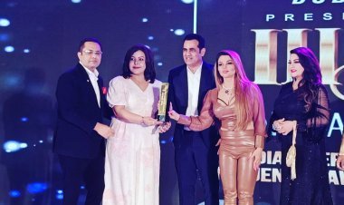 Naghma Khan is felicitated as the Influencer Rising Film Producer