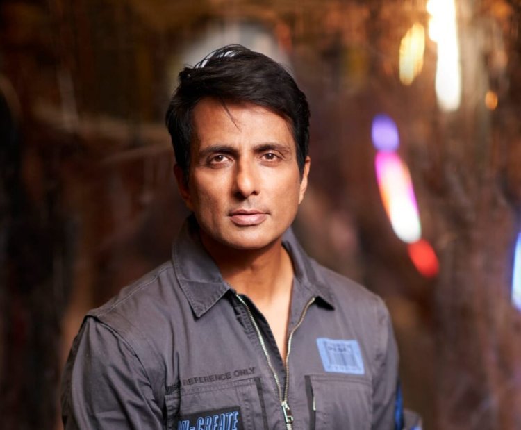 An onboard passenger’s life is saved by Messiah Sonu Sood! Read On For The Details.