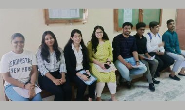 A campus placement drive was organized at JG College of Commerce by JG University