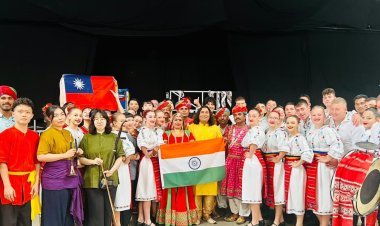 Rahis Bharti and his Dhoad Group carrying the Indian flag to villages and towns across the globe for over two decades
