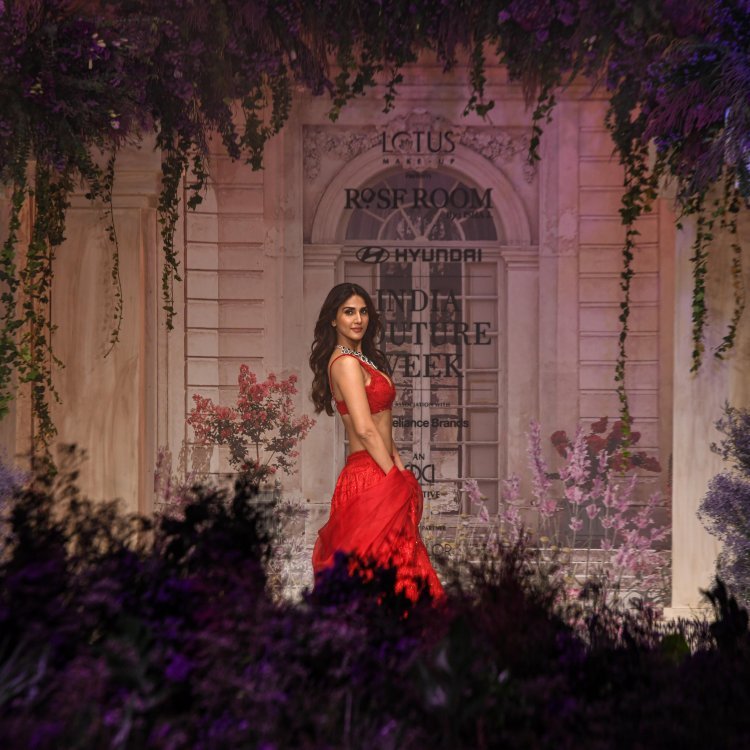 Vaani Kapoor's Fashionable Reign at India Couture Week Continues to Amaze