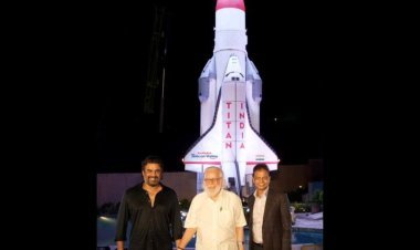 The Grand Rocket in ‘Kanakia Silicon Valley’ Unveiled, Rockey Boys: R Madhavan and Nambi Narayanan Sir cheer for the Rocket of another kind!