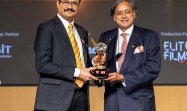 Masala King Dr. Dhananjay Datar Honored with Icon of Dubai Award