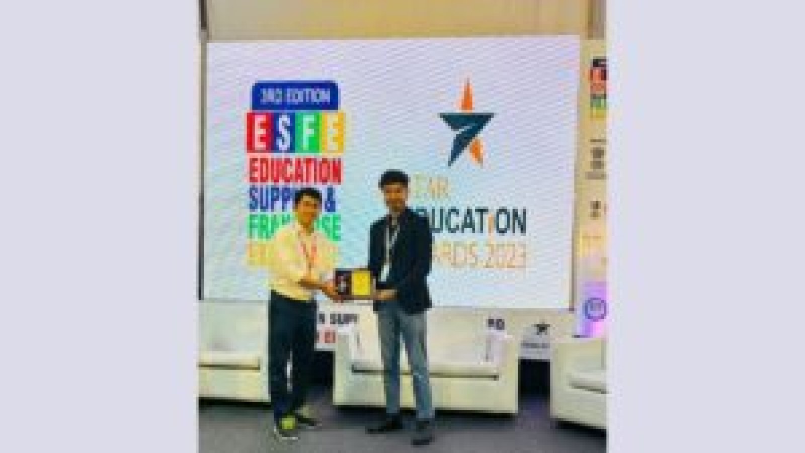 Surat’s Academic Luminary, Meet Zaveri, Receives Coveted 'Best Lecturer and Speaker' Award at ESFE 2023 in Mumbai