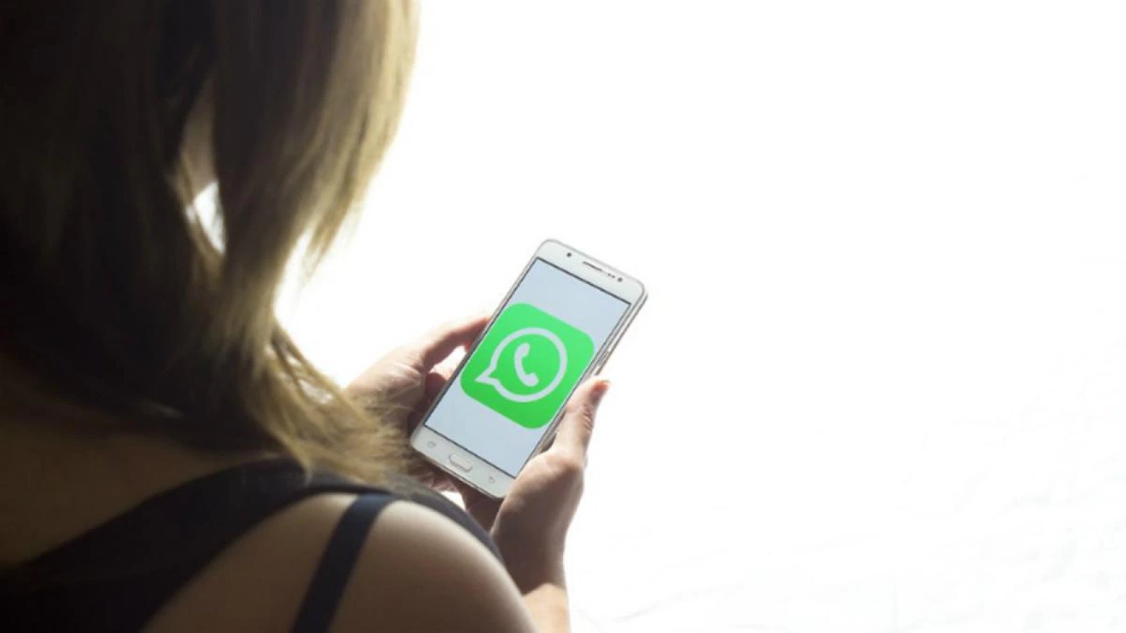If you want to share HD-quality photos on WhatsApp, then this trick will help you