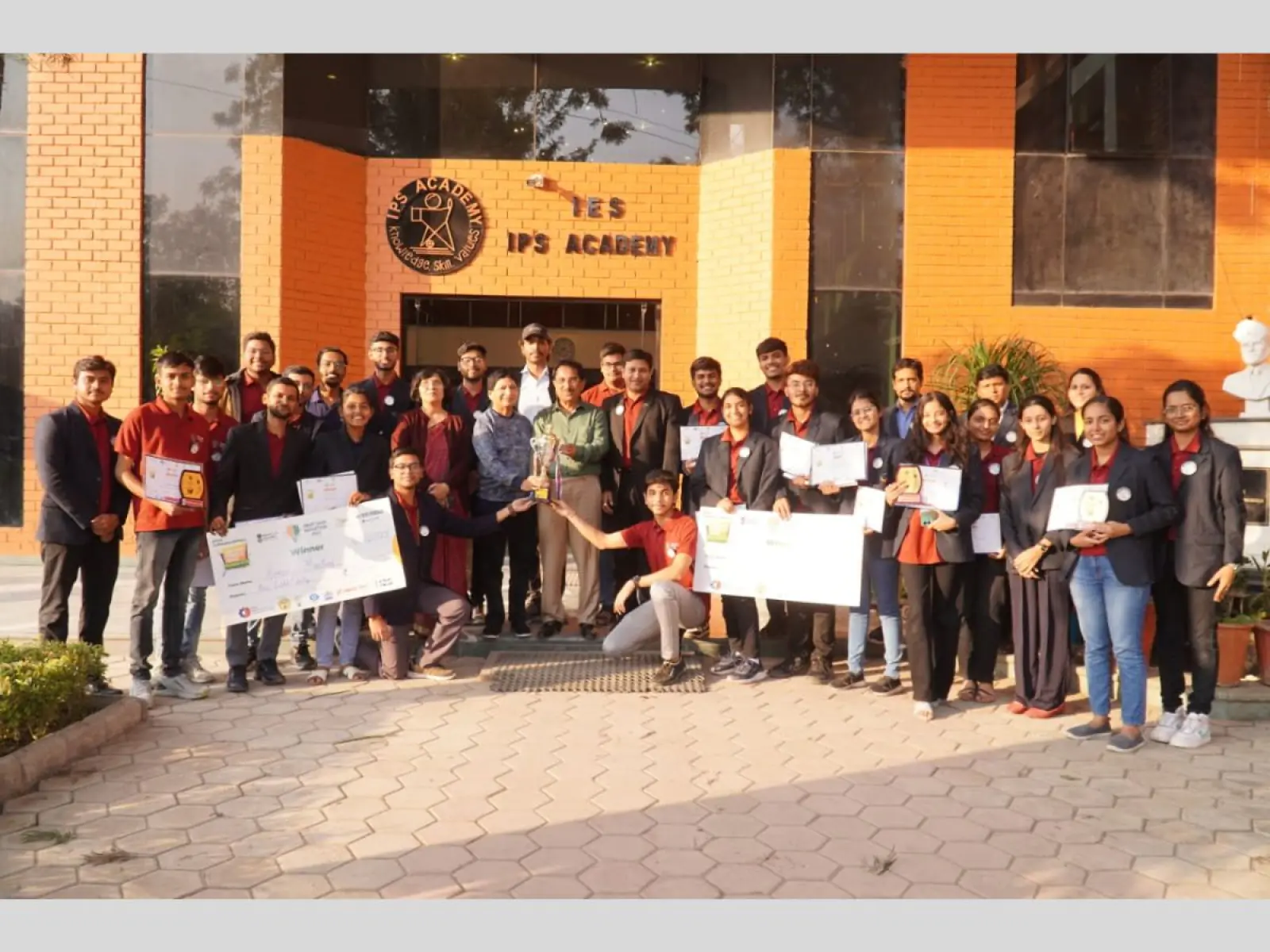 IPS Academy Teams Triumph in Smart India Hackathon, Winning Cash Prizes