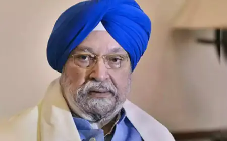 World Economic Forum: Hardeep Singh Puri met a special friend in Switzerland, remembered the old days