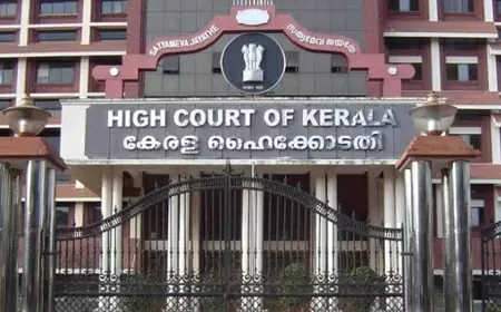 Derogatory presentation against Center on Republic Day was costly, Kerala High Court suspended two officers