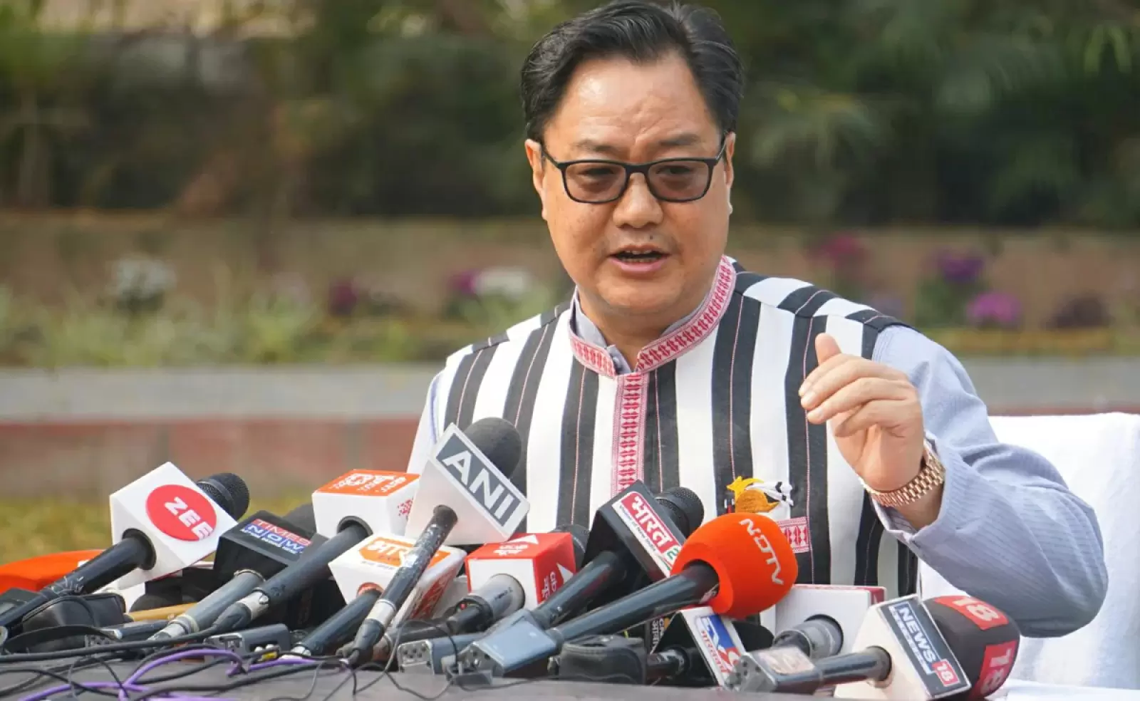 Kiren Rijiju called Hemant Soren a 'spoiled son', wrote - No right to loot public money