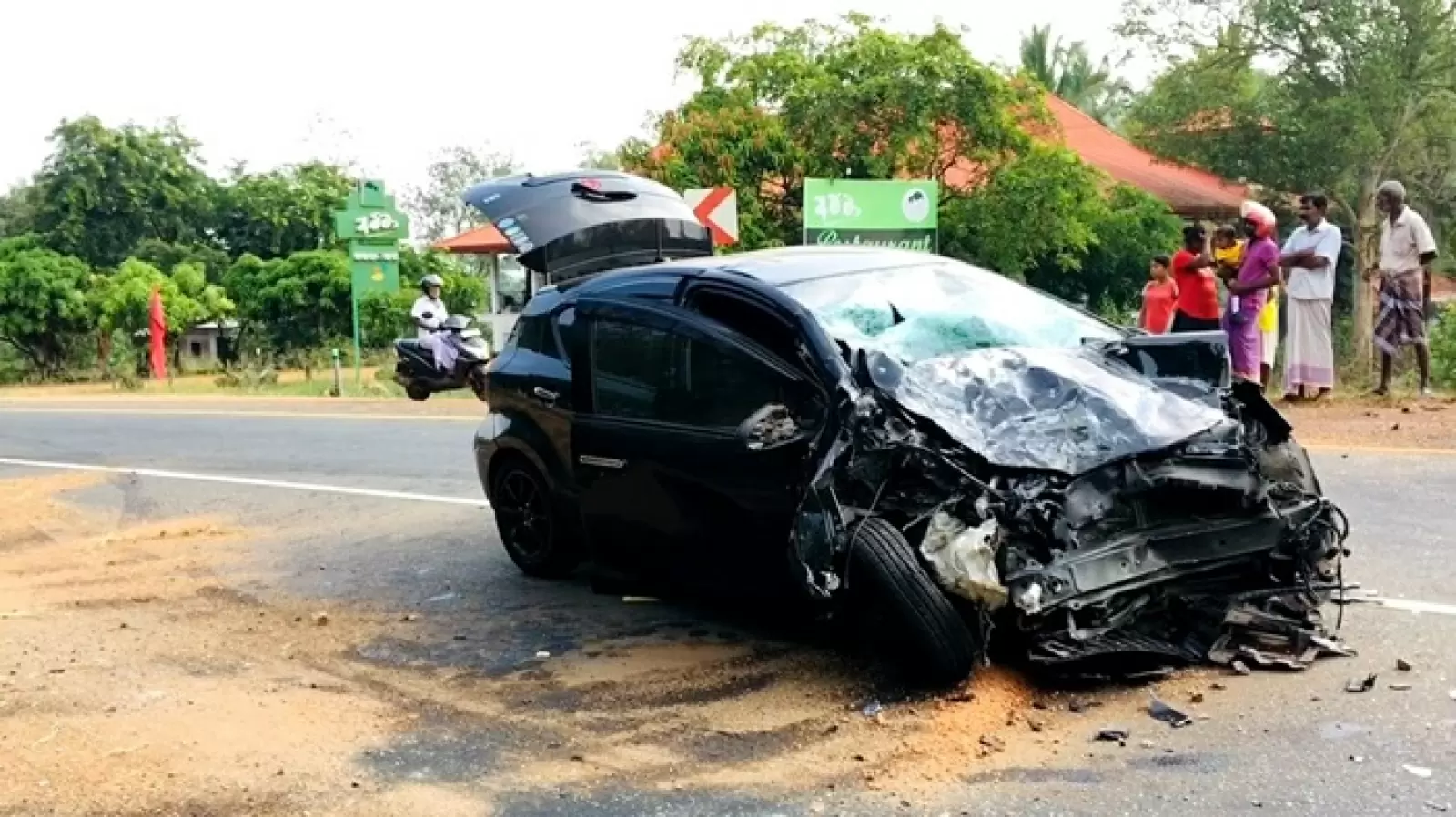 Sri Lanka champion Lahiru Thirimanne met with a terrible car accident; Fans remembered Pant