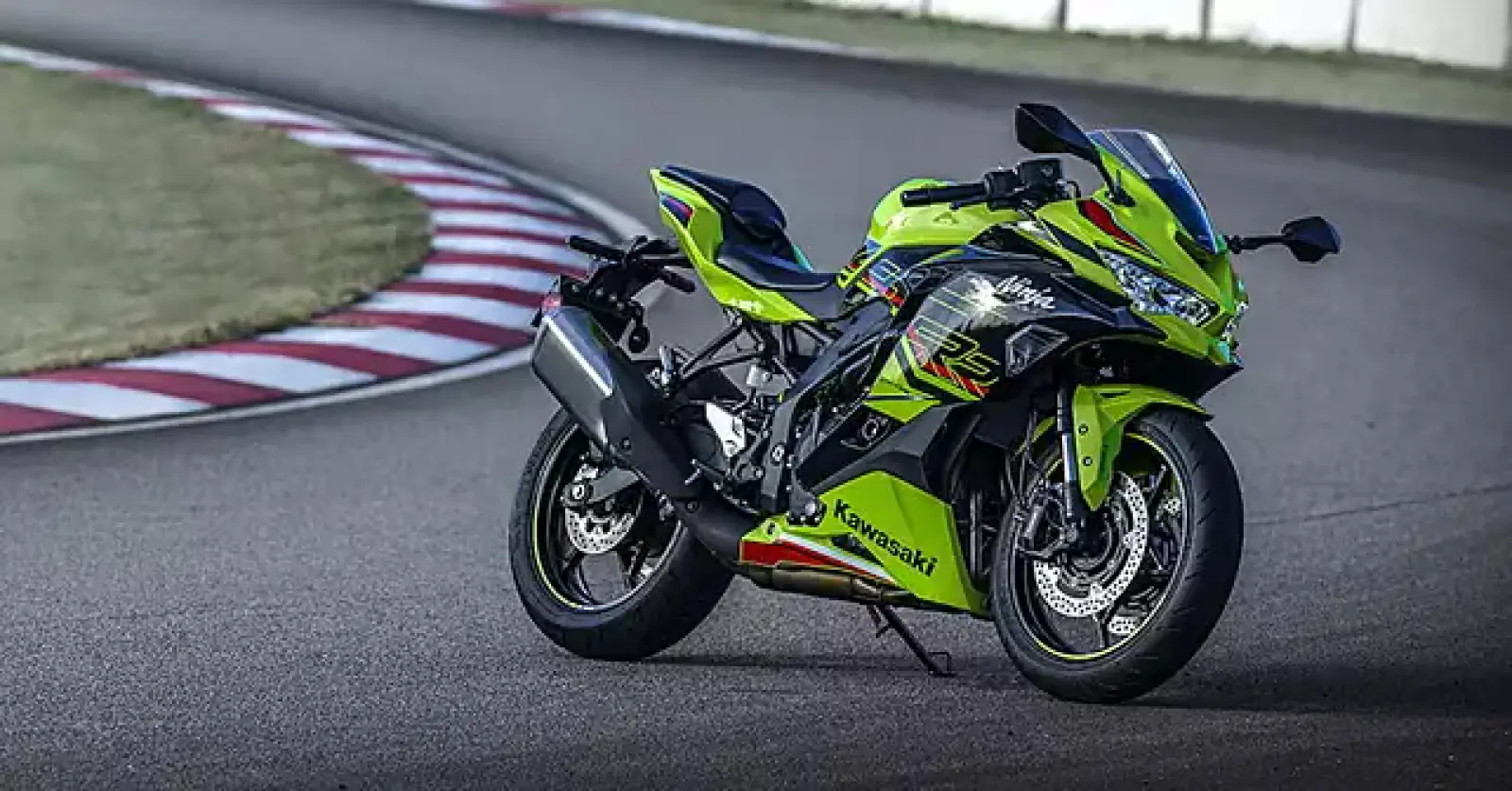 First glimpse of Kawasaki Ninja ZX-4RR revealed, will enter Indian