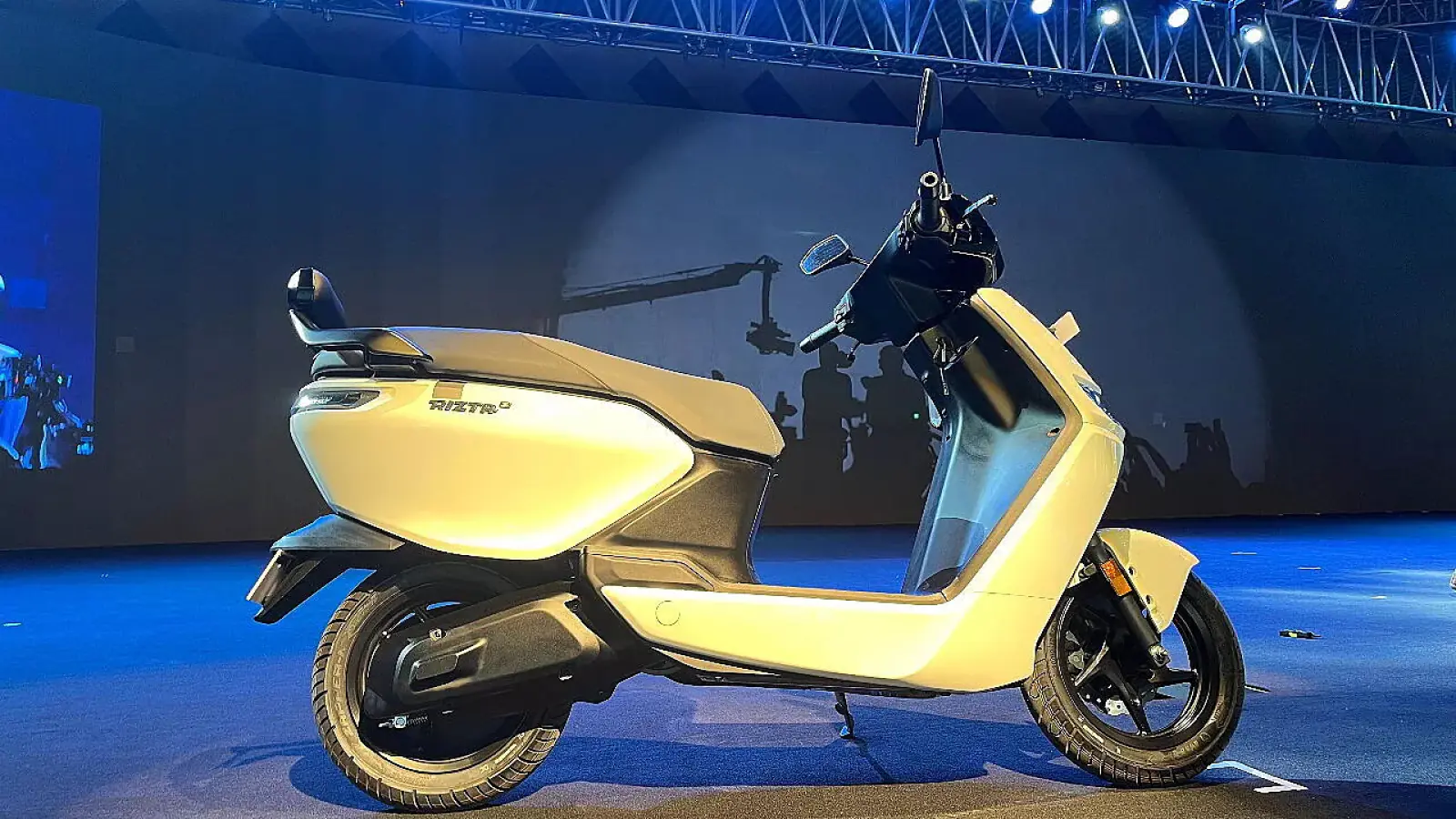 Production of Ather Rizta started, know the price and specifications of the family e-scooter
