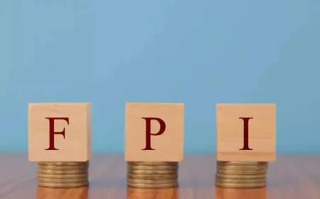 Foreign investors continue to sell amid boom in markets, crores have been withdrawn