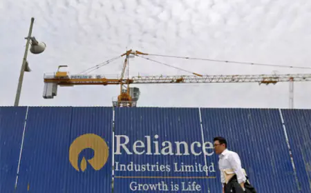 Tariff hike shows its magic, Reliance shares surge, market cap crosses Rs 21 lakh crore