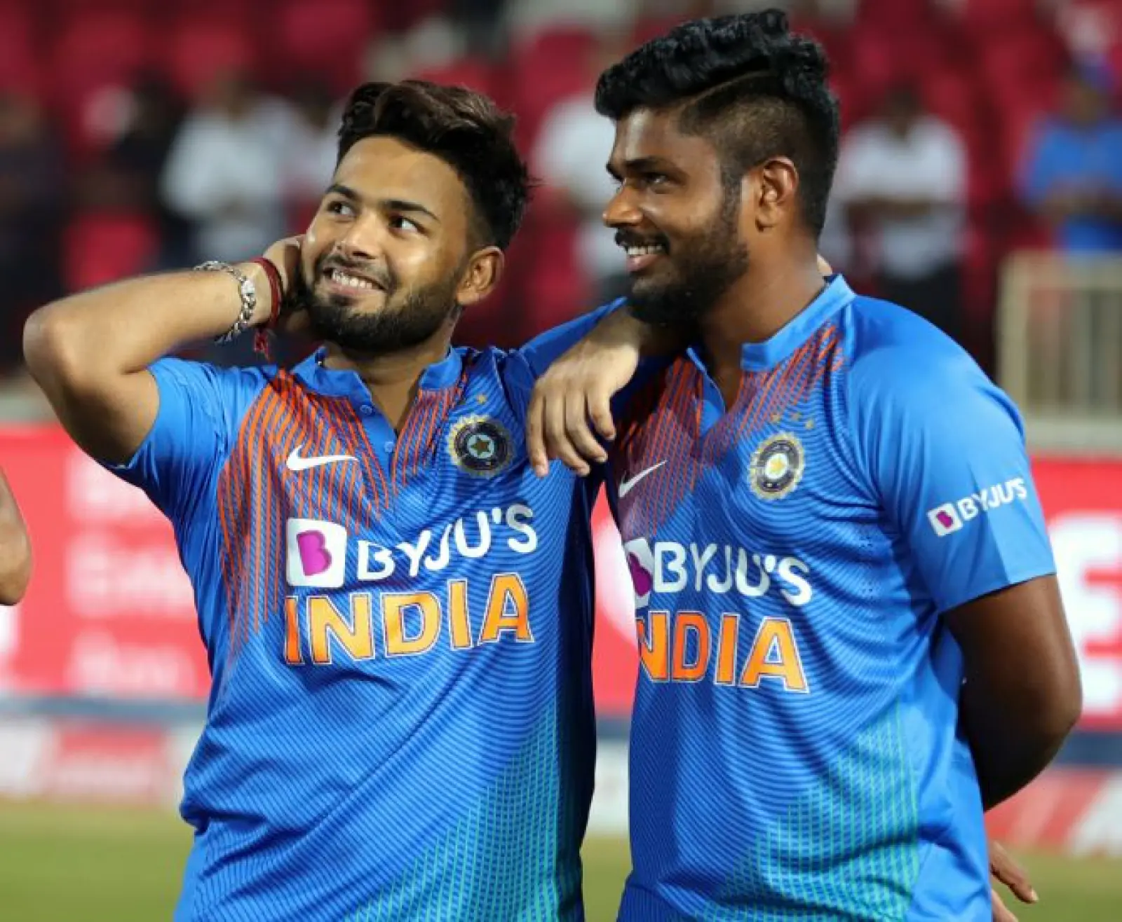 Sanju Samson or Rishabh Pant, who should get a place in the playing 11 against Sri Lanka, these figures are shocking