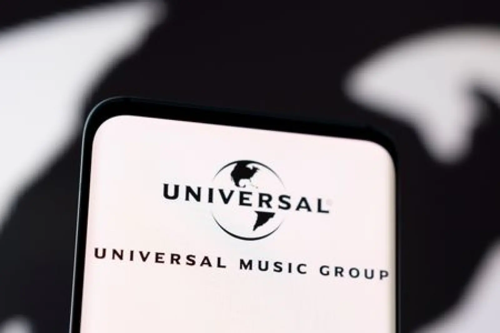 Universal Music stock suffers major setback, streaming and subscription revenue falls