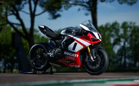 Ducati introduced the Panigale V2 Superquadro Final Edition, equipped with Superquadro twin-cylinder engine