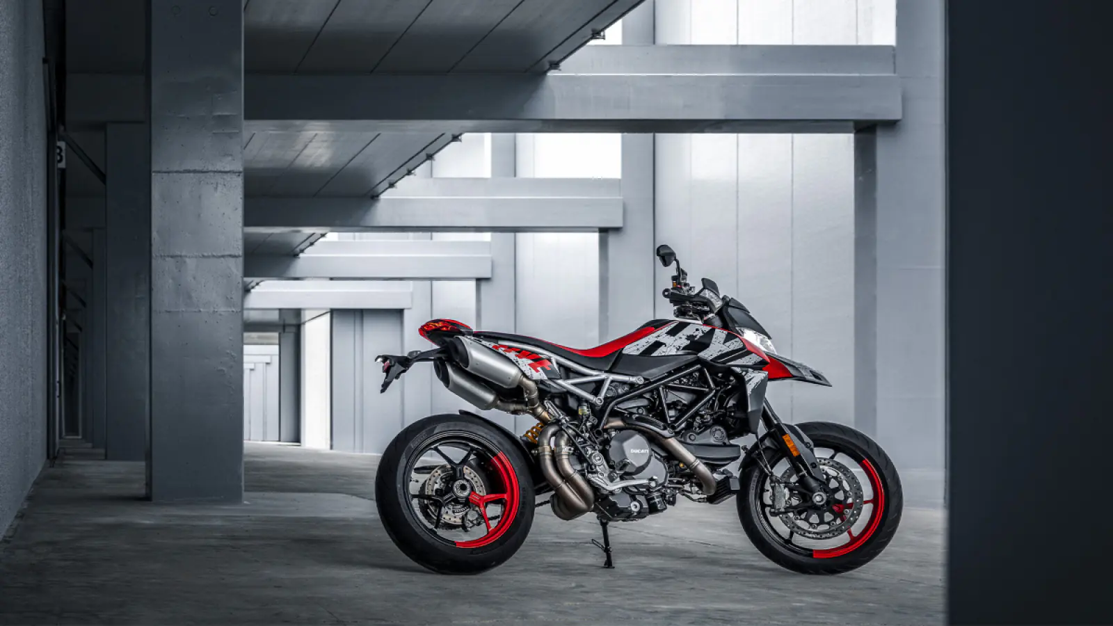 Ducati Hypermotard 950 SP launched in Indian market, priced Rs 3 lakh higher than 950 RVE