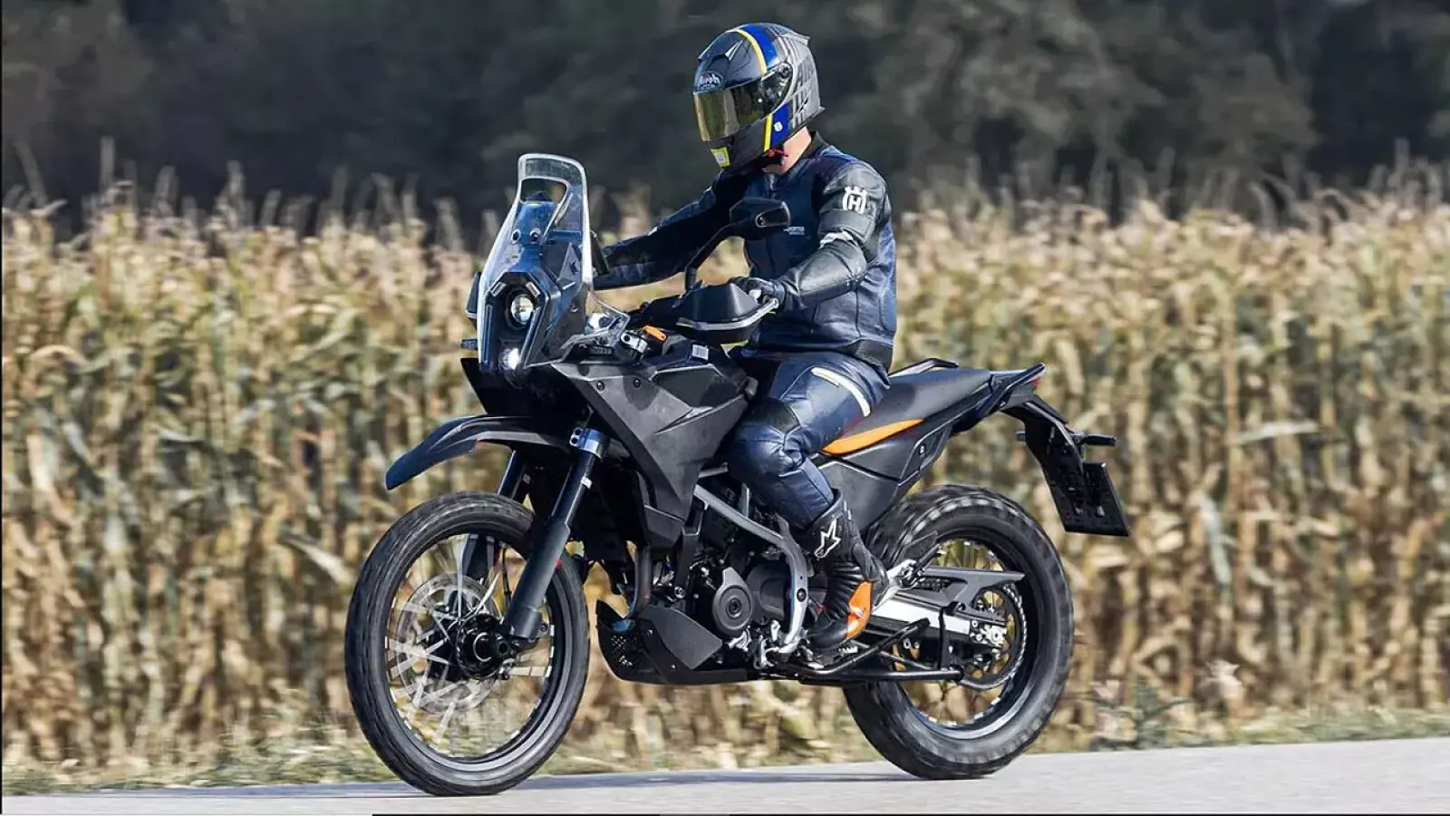 KTM 390 Adventure Enduro spotted again during testing, single-piece seat will be available instead of split