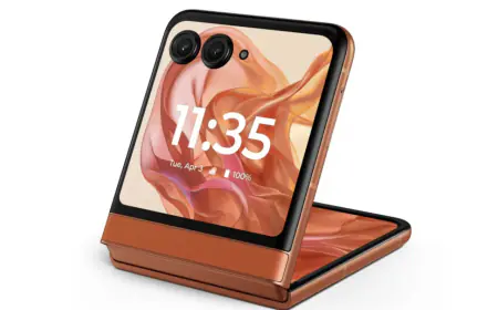 Motorola's flip phone Motorola Razr 50's first sale will go live today, you will get a bumper discount of Rs 10,000