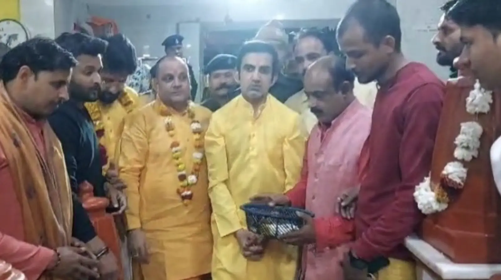 Gautam Gambhir is filled with devotion during Navratri, reaches Pitambara Peeth for darshan