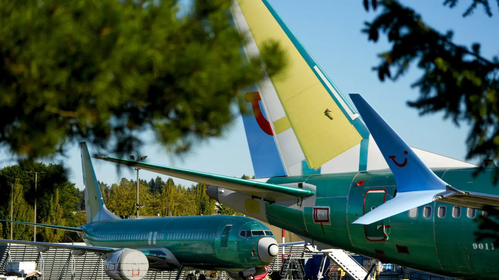 Bad news amid factory strike, Boeing has decided to layoff 17000 people worldwide