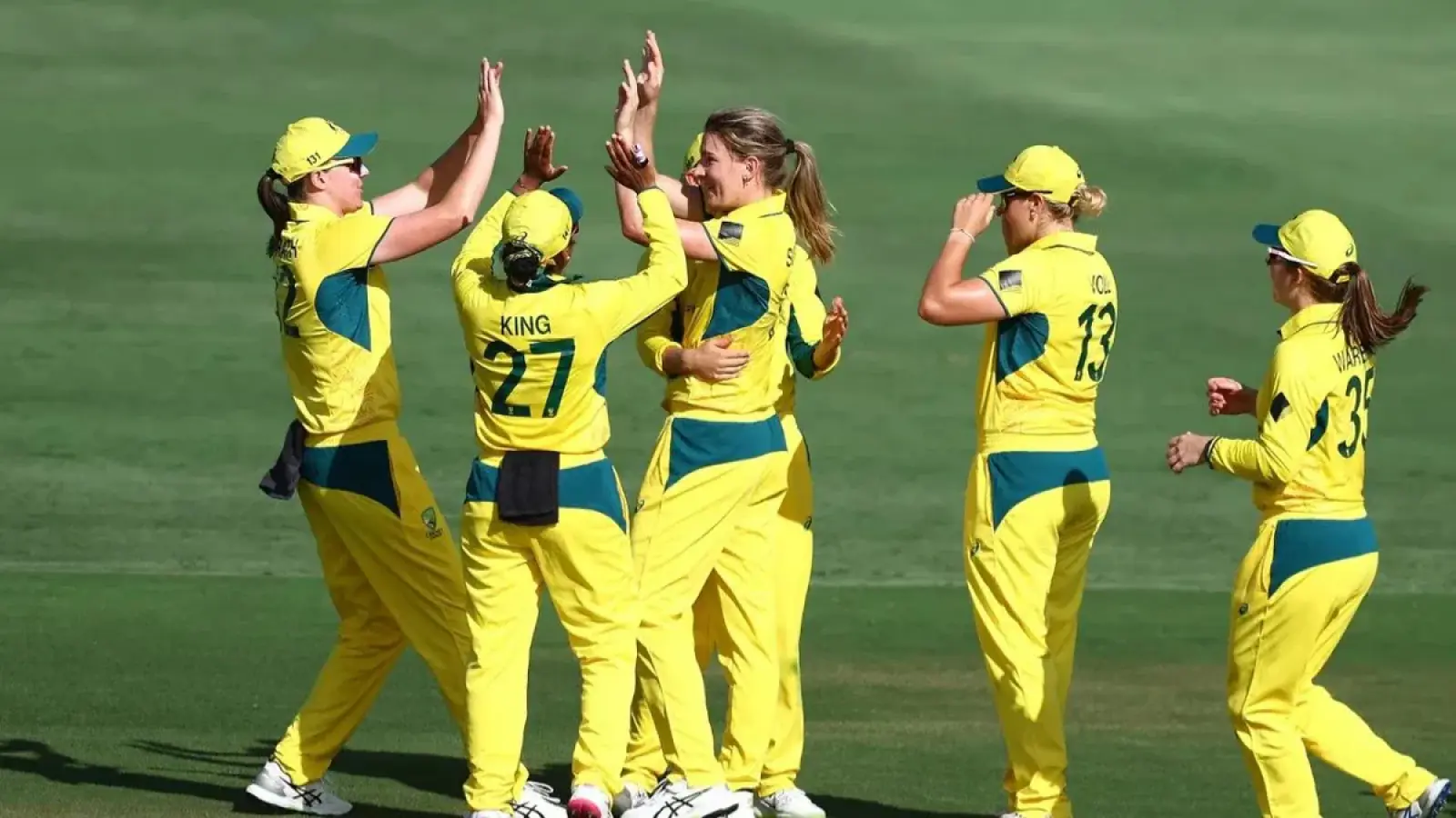 Australia defeated India by 5 wickets in the first ODI to take a 1-0 lead in the series