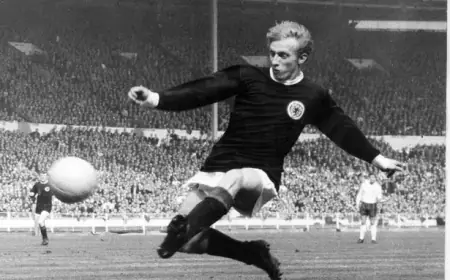 Popular player Denis Law known as 'King', caused a wave of mourning in the sports world