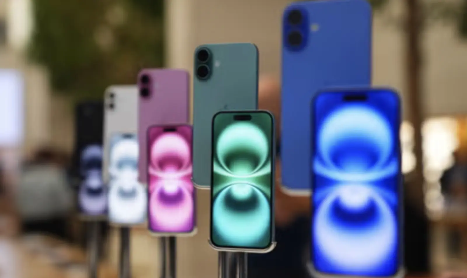 Apple will make all iPhones sold from America in India from next year due to tariff war