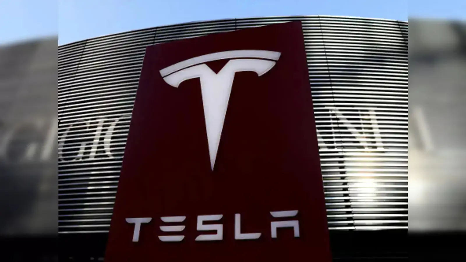 Tesla returns money to old booking holders to its initial customers in India