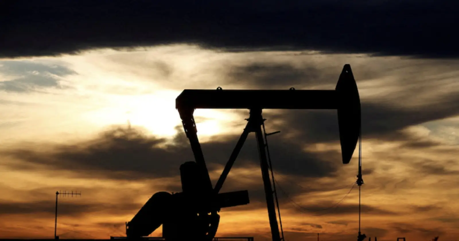 Crude oil prices rose 4% in a day to cross $ 65, petrol consumption in India jumped 9%