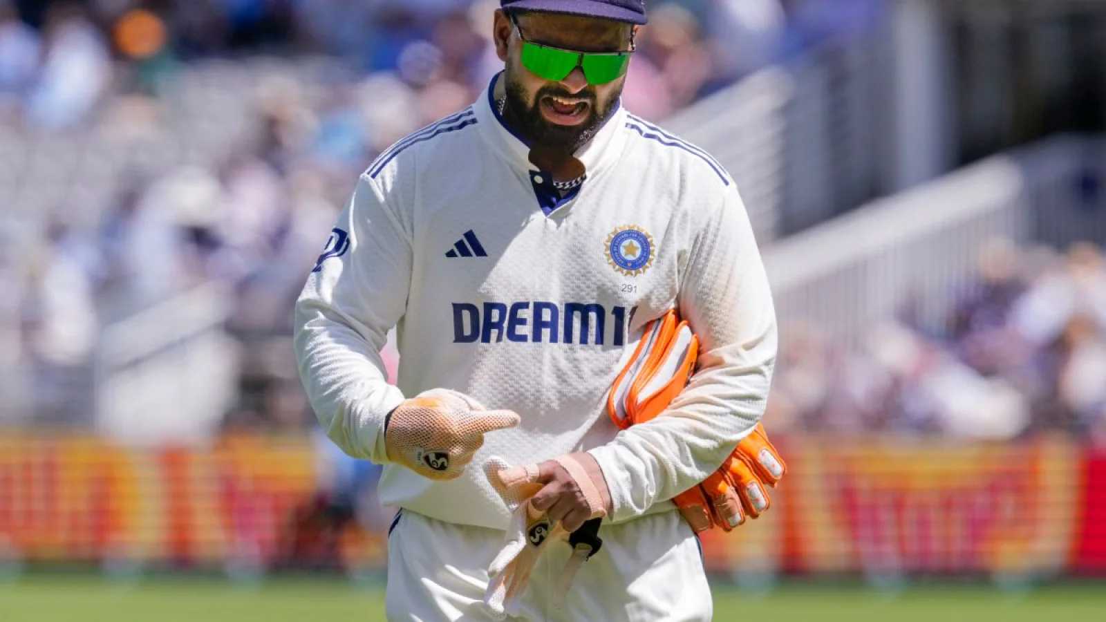 After Rishabh Pant, now another player got injured, had to leave the field