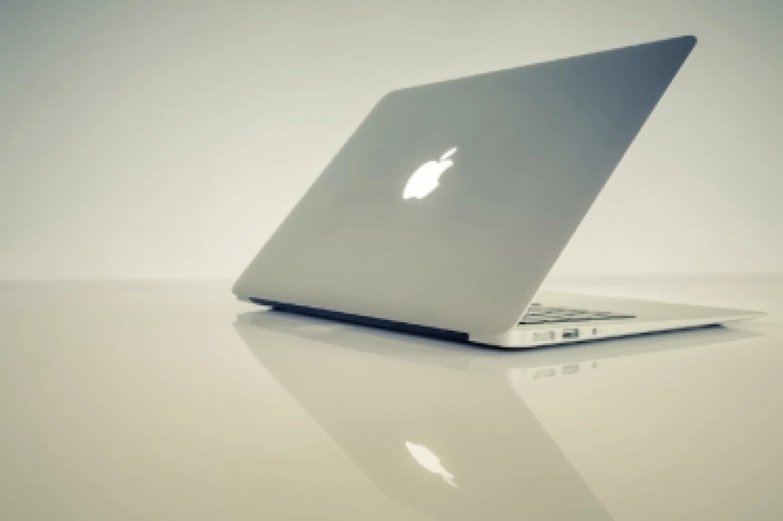 17,000 discount on Apple's powerful laptop, know where to get this deal