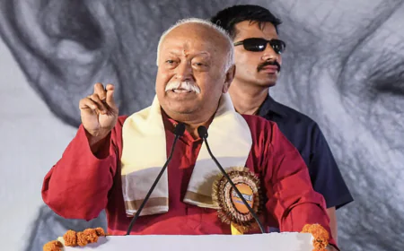 RSS chief praised late Moropant Pingle, said - he was a symbol of humility and foresight