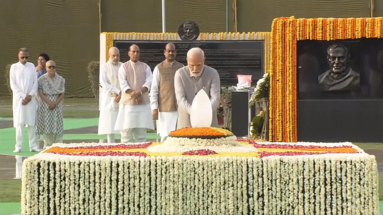 PM Modi, President Murmu and Leaders Pay Tribute to Atal Bihari Vajpayee on His Death Anniversary at 'Sadaiv Atal' Memorial
