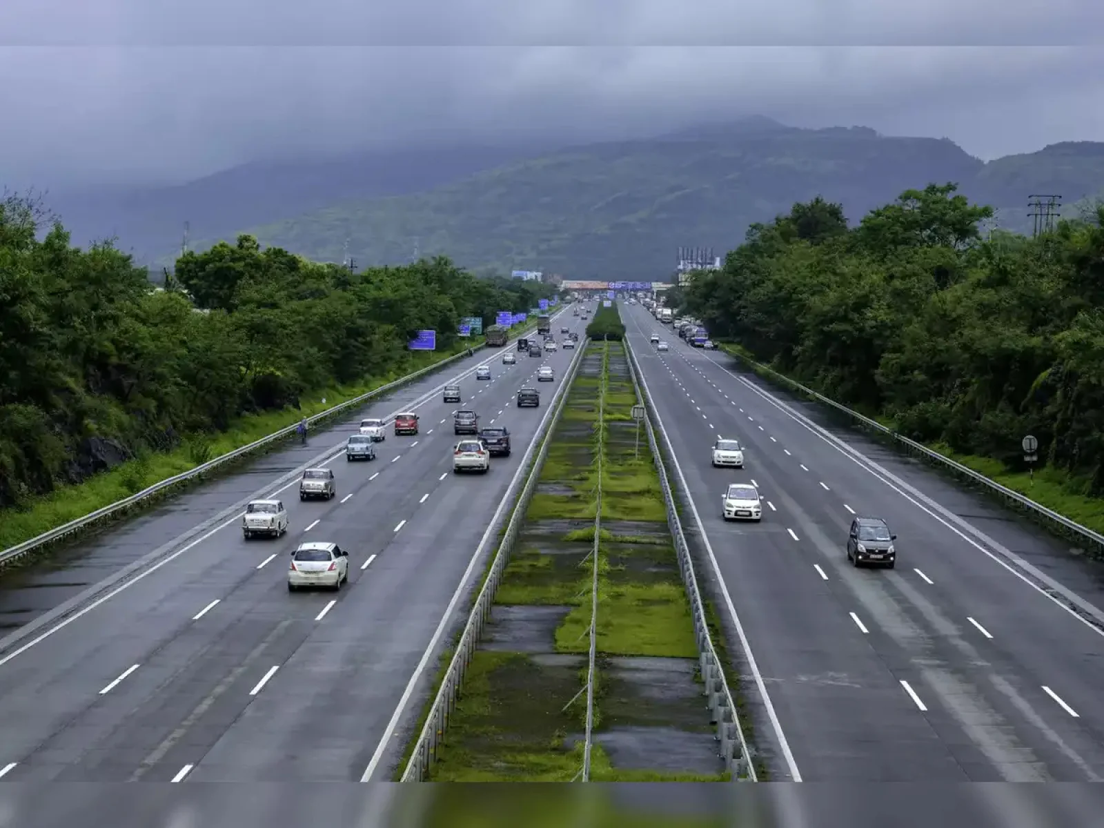 Highway Expansion to Accelerate in FY26 as NHAI Unveils 124 Projects Worth ₹3.45 Lakh Cr