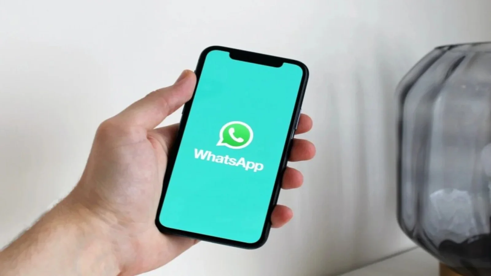 WhatsApp Testing ‘Disappearing Status’ Feature on iOS After Android Beta Rollout