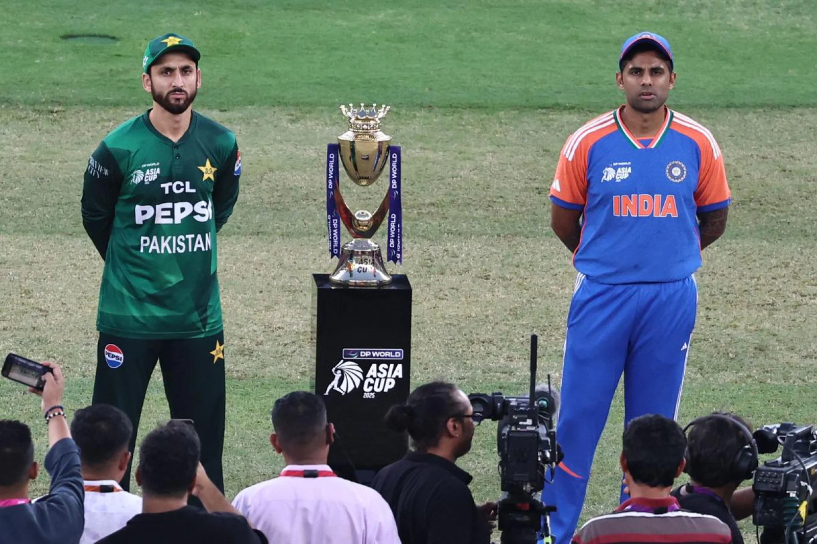 Trophy Row Erupts: India Refuses to Accept Asia Cup From Pakistan’s Mohsin Naqvi