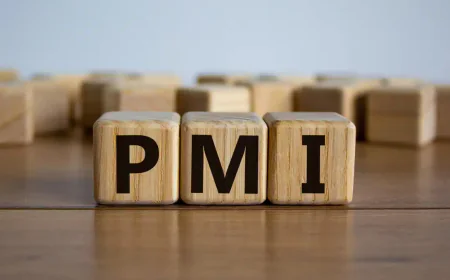 India’s Services Sector Hits 15-Year High in August, PMI Rises to 62.9