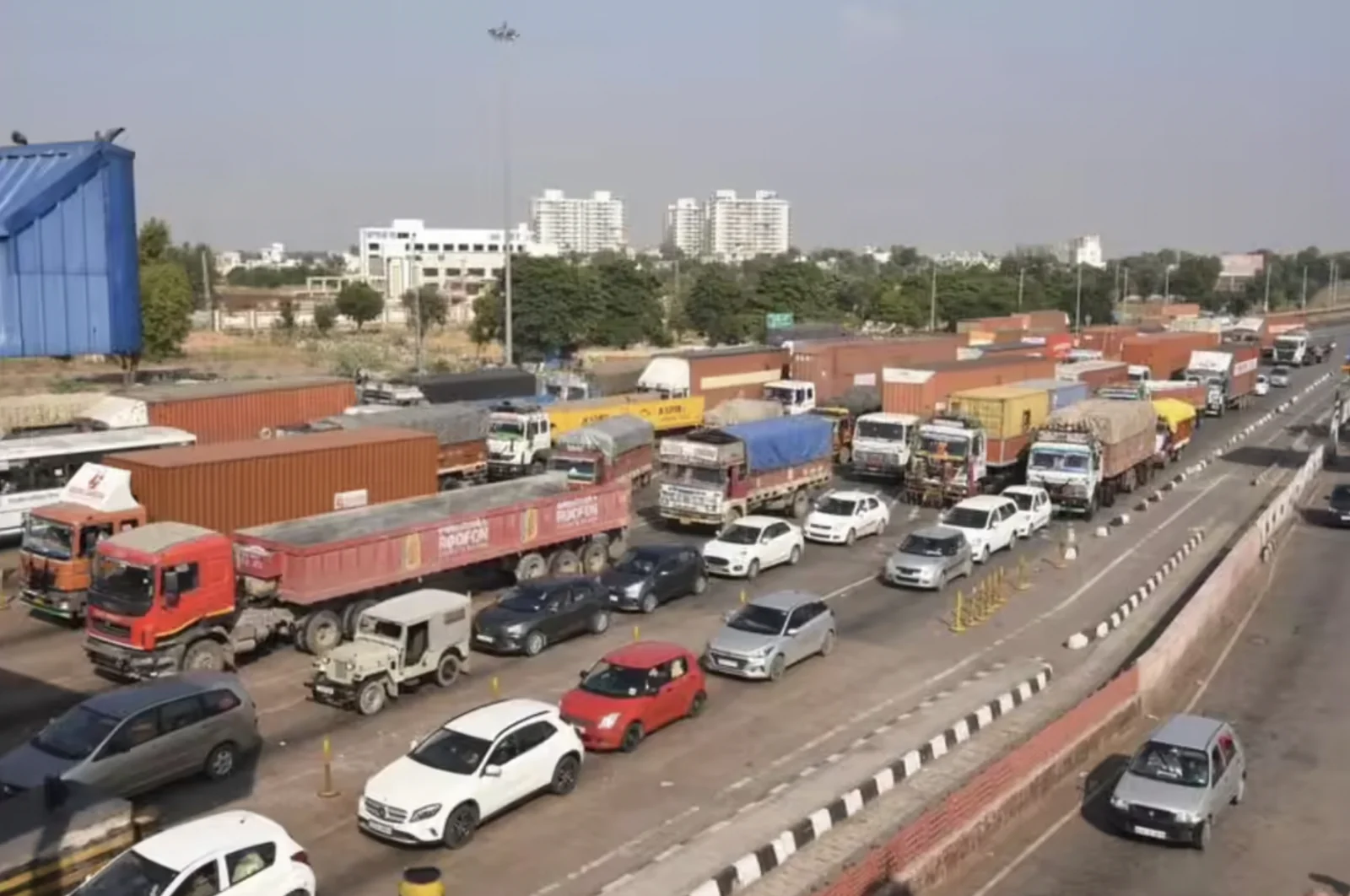 NHAI to Reward ₹1,000 for Reporting Unclean Toilets at Toll Plazas via HighwayYatra App