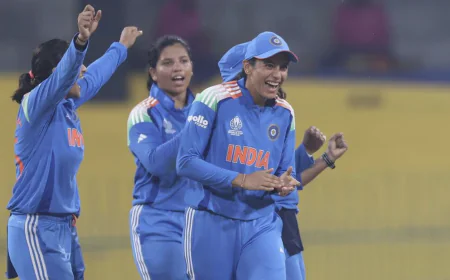 IND-W vs PAK-W: Richa Ghosh's whirlwind innings helps India post a respectable total against Pakistan