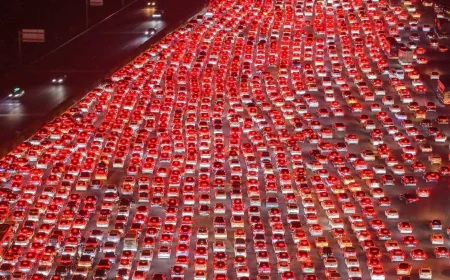 China’s Largest Toll Plaza Sees 24-Hour Traffic Jam as 120,000 Vehicles Return Home After Holidays