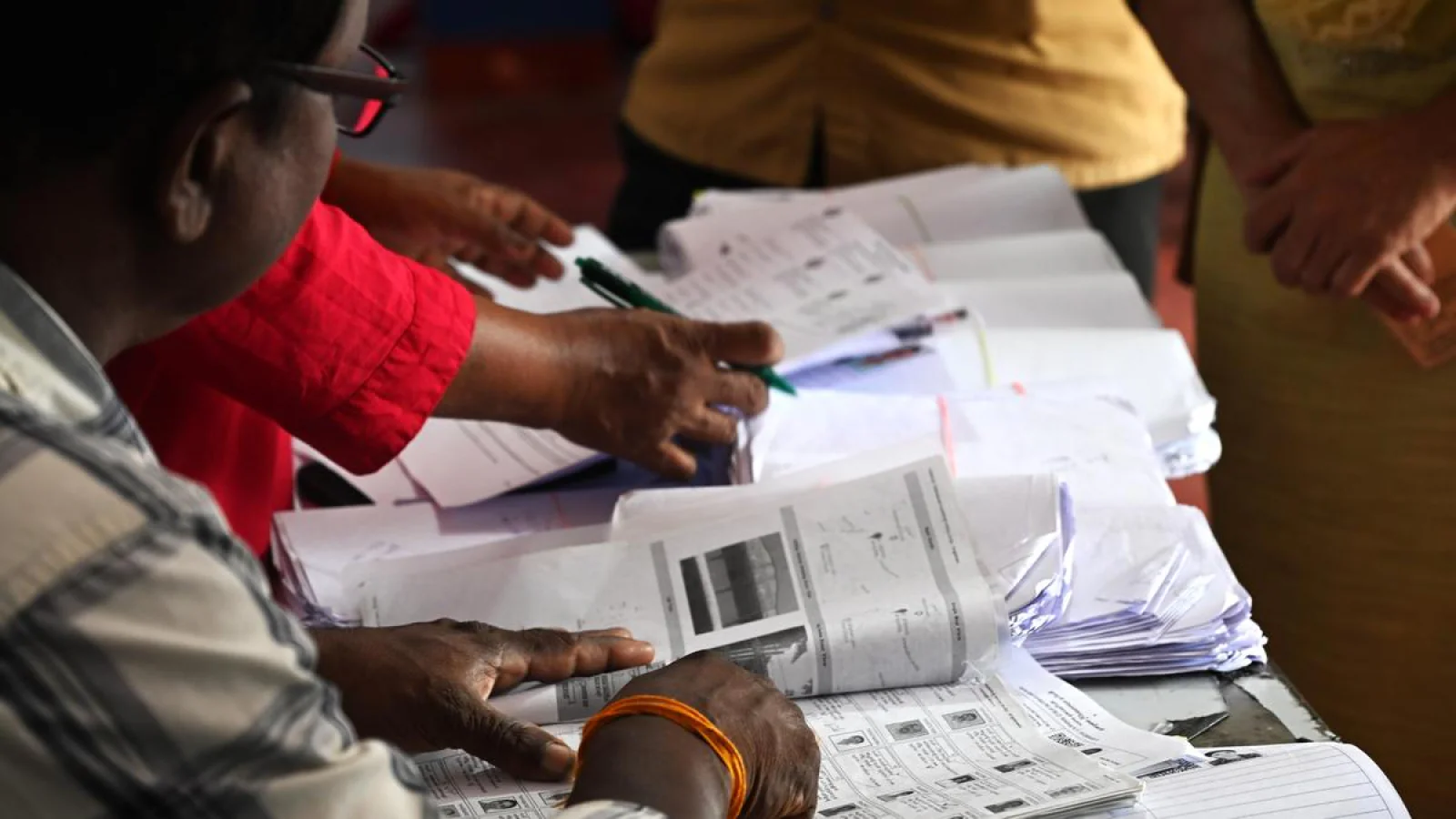 Election Commission Sends Voter List Observers to Key States Amid SIR Process