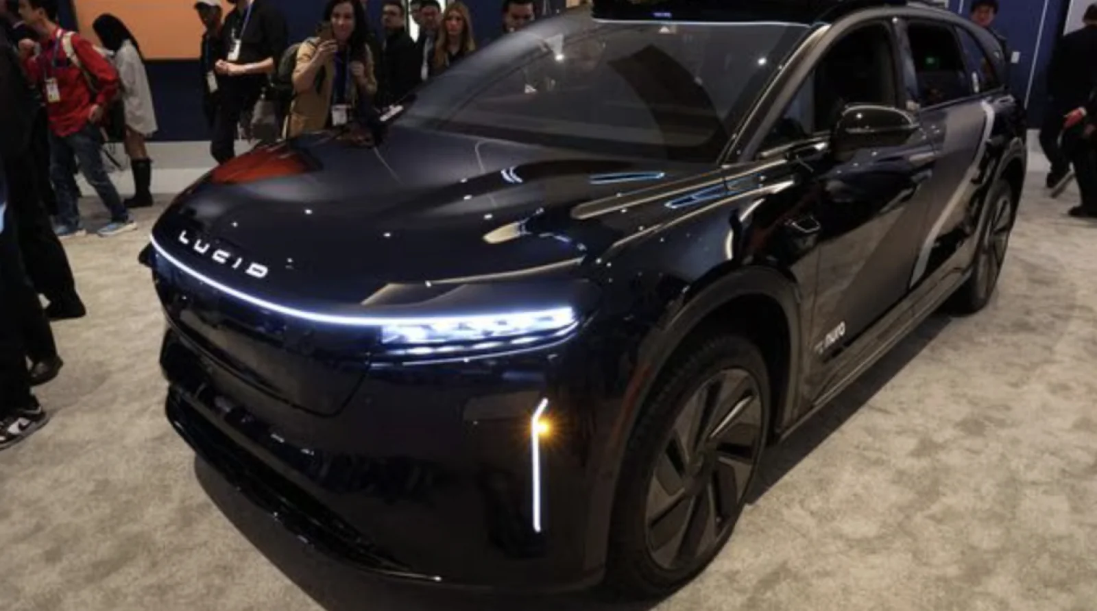 360-Degree Sensor Robotaxi Powered by Nvidia Thor Chip Unveiled at CES