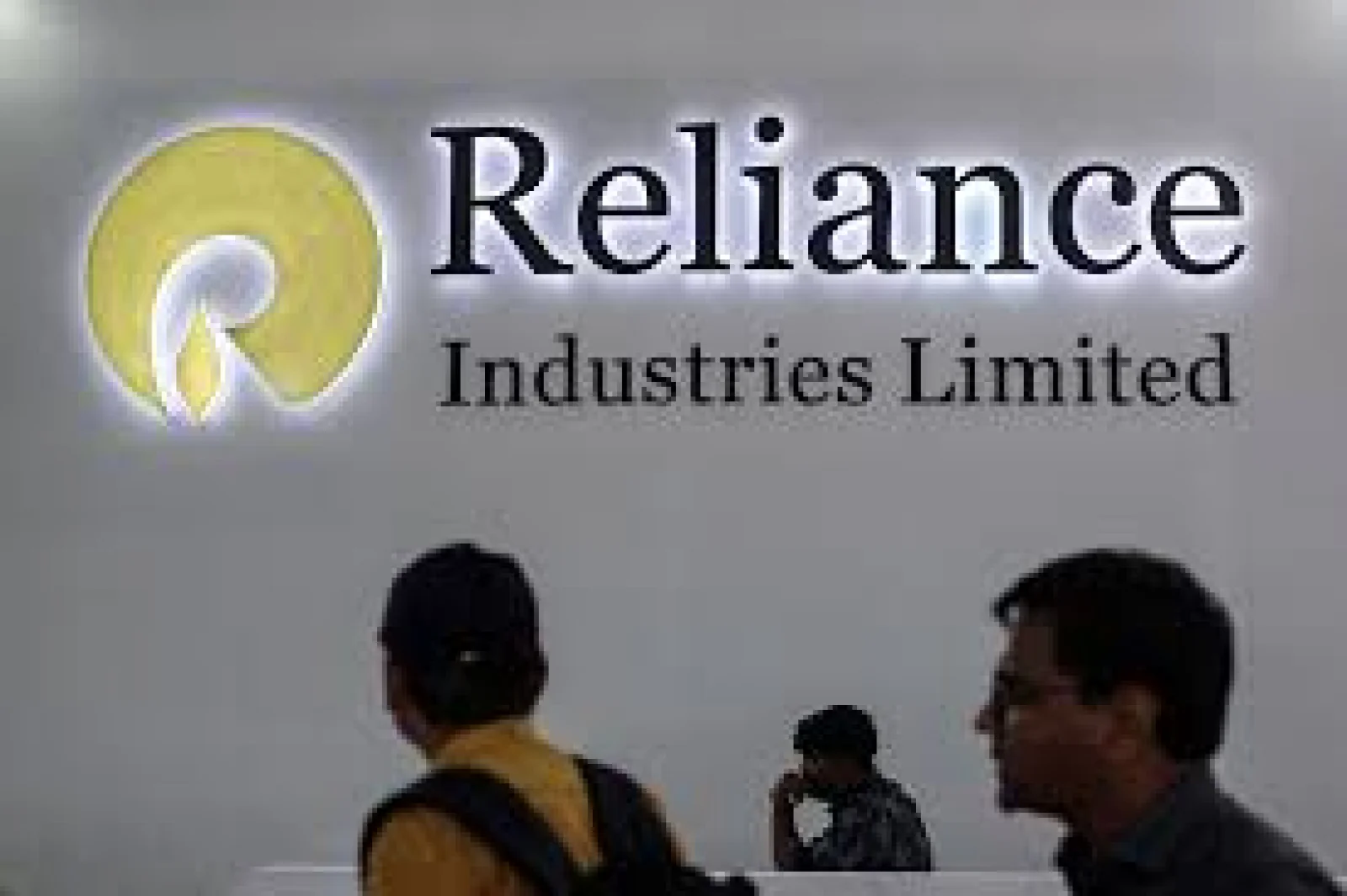 Reliance May Resume Venezuelan Oil Imports If US Clears Sales to Non-US Buyers