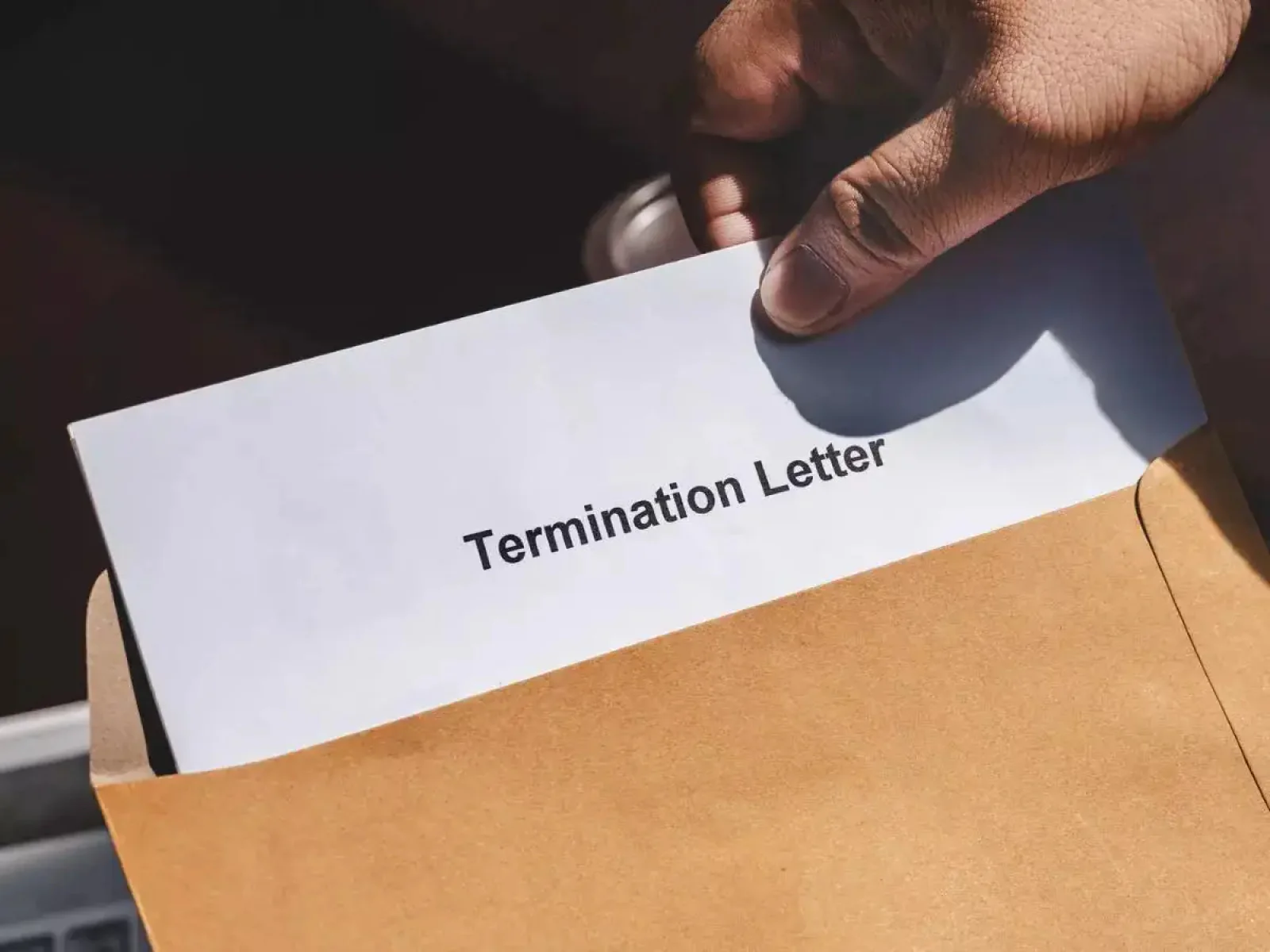 10-Hour Shifts, No Lunch: Electrician’s Story Triggers Online Reaction