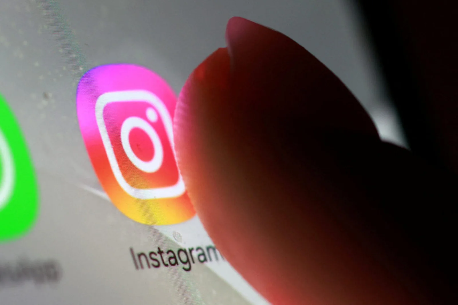 Meta Platforms to Alert Parents if Teens Search Self-Harm Content on Instagram