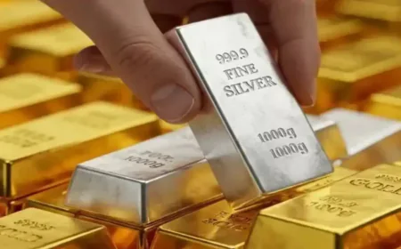 Gold, Silver Prices Tumble in Early Trade; Analysts See Long-Term Opportunity