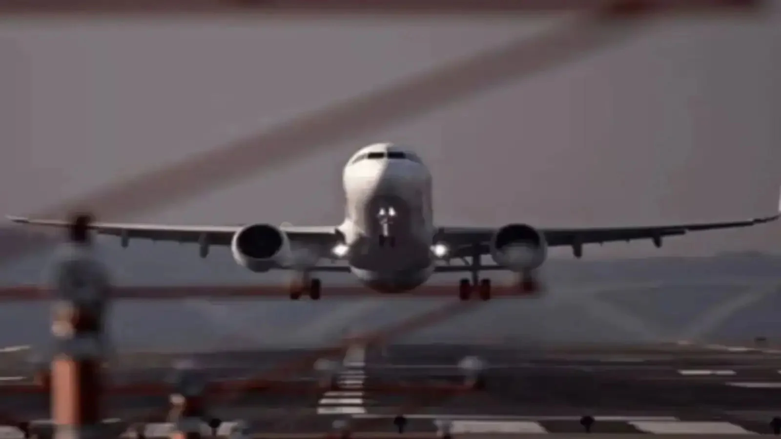 West Asia Crisis Disrupts Flights: 140+ International Flights Cancelled Across Mumbai, Delhi, Bengaluru and Kolkata