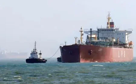 Two Indian LPG Tankers Safely Cross Strait of Hormuz Amid War, Set to Reach India Soon